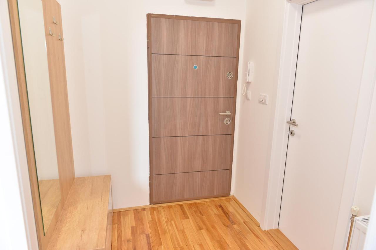 Hm Apartments Indija Екстериор снимка