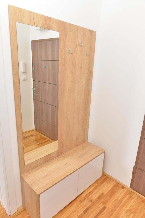 Hm Apartments Indija Екстериор снимка