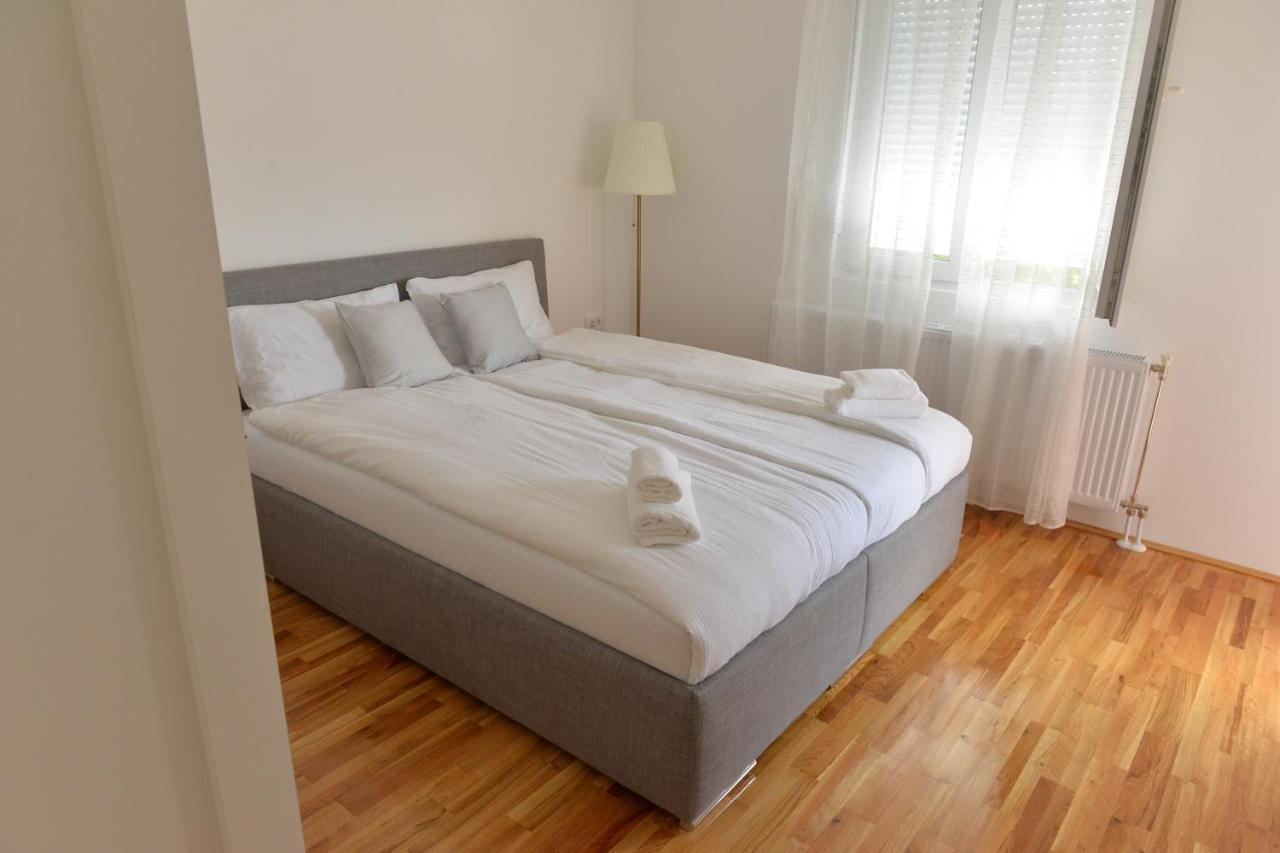 Hm Apartments Indija Екстериор снимка